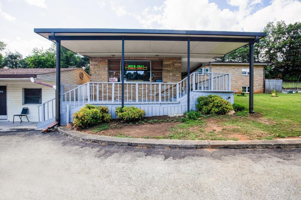Hotel Salem-Roanoke I-81 -Listing Partner エクステリア 写真