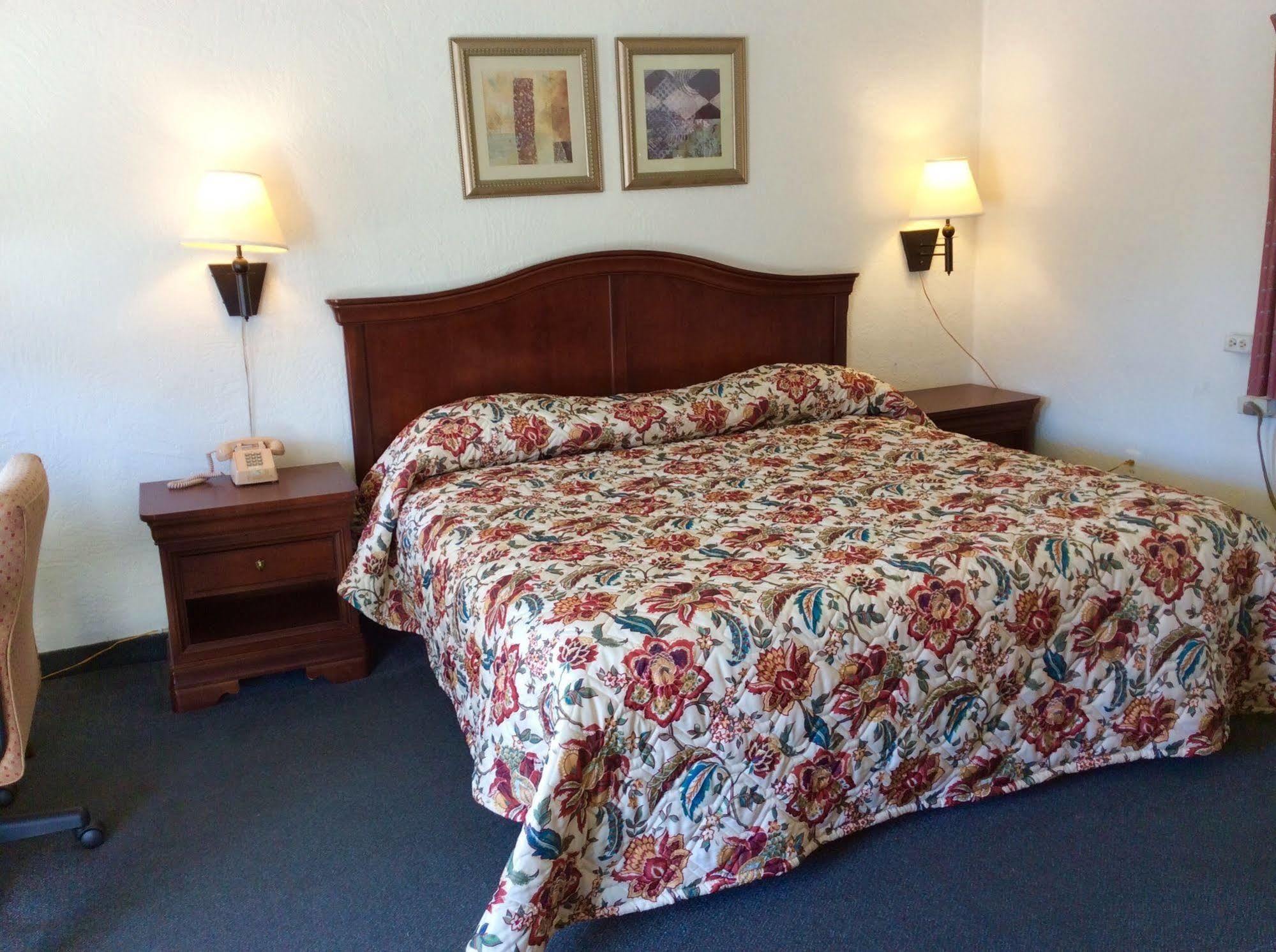Hotel Salem-Roanoke I-81 -Listing Partner エクステリア 写真